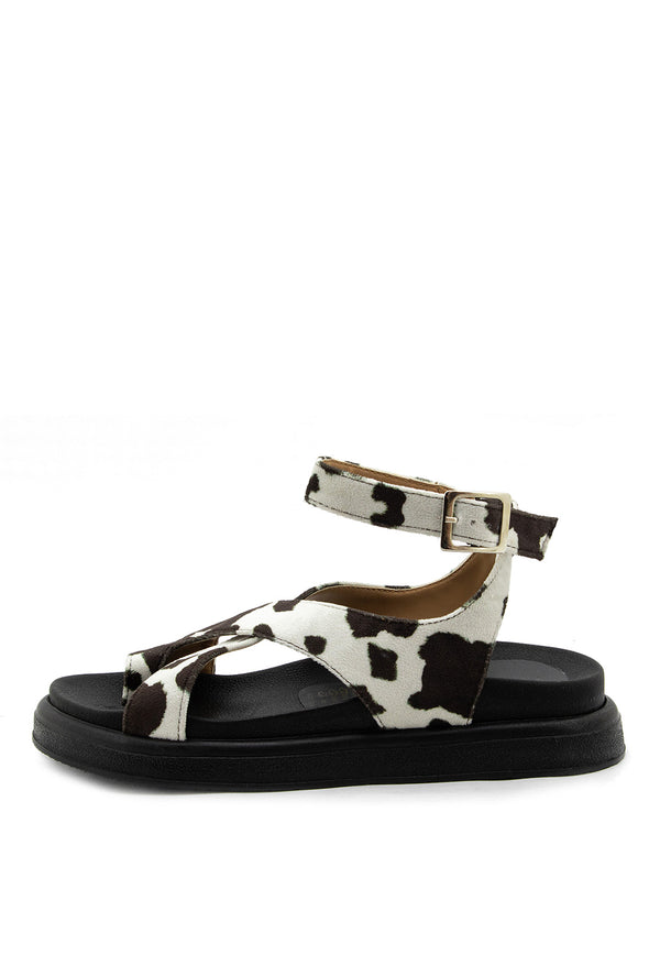 Sandalia Plana Suela Chunk y Diseño Envolvente Con Efecto Cowprint