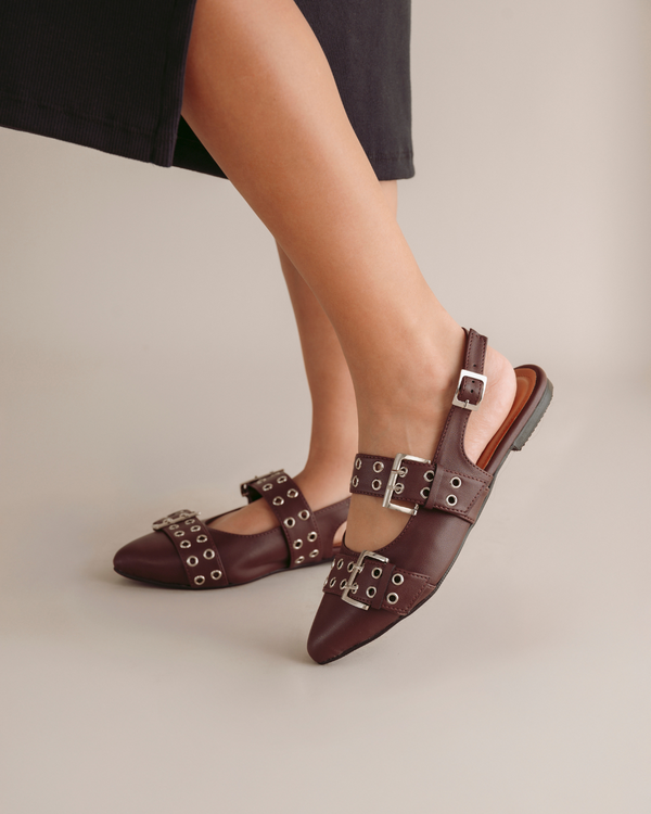 Baleta Puntuda Tipo Estileto Con Ojaletes