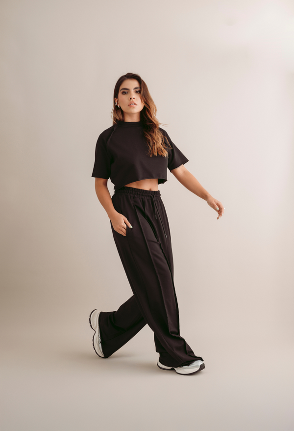 Set Camiseta Crop y Pantalón