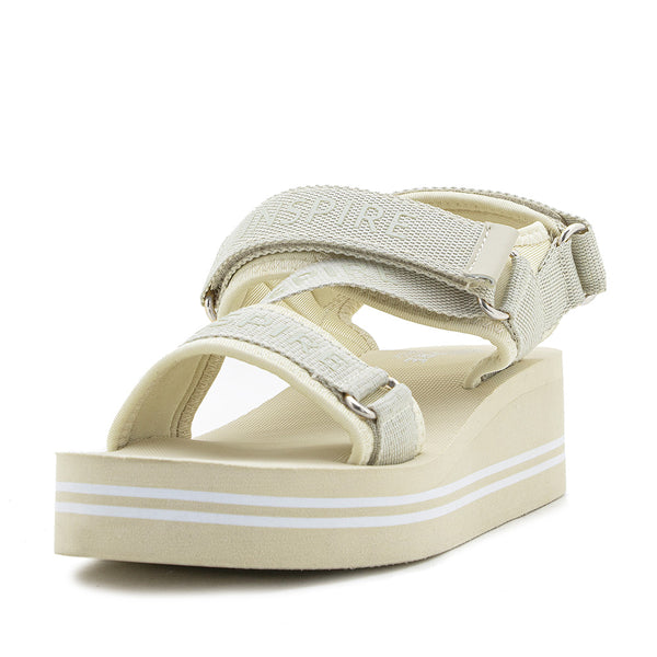Sandalia Deportiva Estilo Plataforma con Correas de Velcro