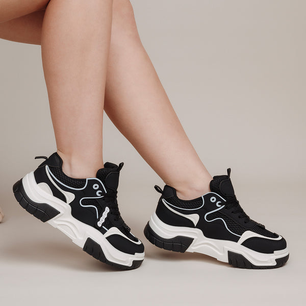 Tenis en Maya con Accesorio Lateral en Caucho tipo Nube