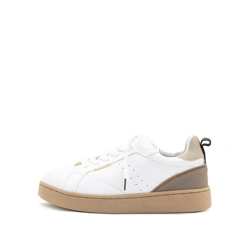 Tenis Básico con Contraste en el Talón y Cordones Estampados